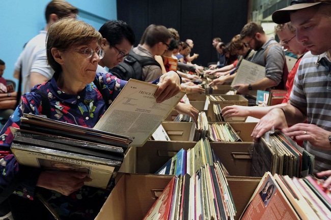 NY library selling 22,000 vinyl LPs for $1 each