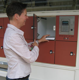 Mixing lockers and libraries