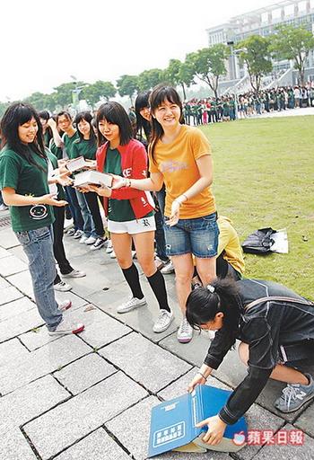 環球技術學院總圖書館搬新家,數千師生人龍